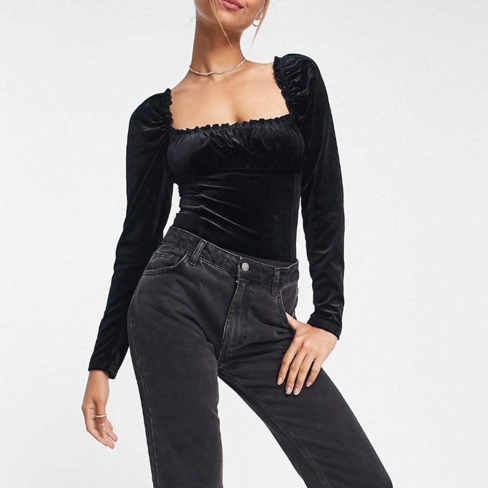 Velvet milkmaid bodysuit in black size 4